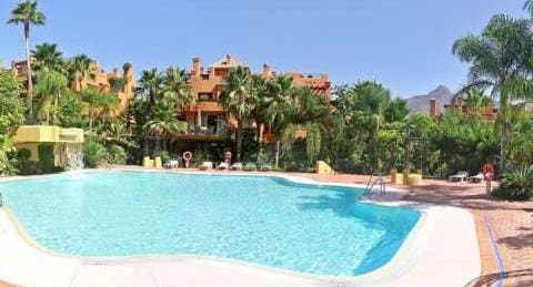 3 soveværelse Lejlighed til salg i Puerto Banus med swimmingpool garage - € 900.000 (Ref: 10001713)