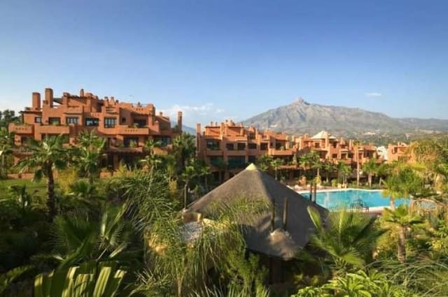 3 soverom Leilighet til salgs i Puerto Banus, Marbella med svømmebasseng garasje - € 900 000 (Ref: 10001713)