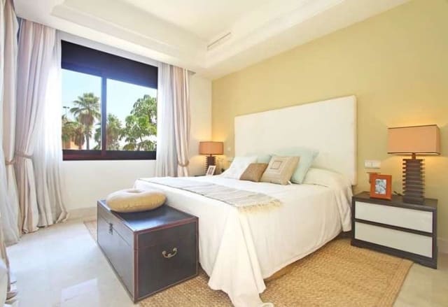 3 soverom Leilighet til salgs i Puerto Banus, Marbella med svømmebasseng garasje - € 900 000 (Ref: 10001713)