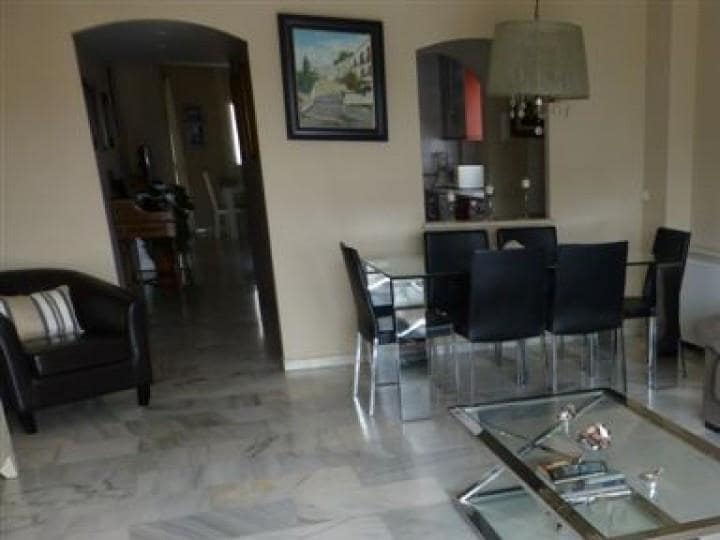 4 sovrum Lägenhet till salu i Nueva Andalucia med pool garage - 439 000 € (Ref: 10001714)