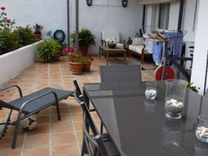 4 sovrum Lägenhet till salu i Nueva Andalucia med pool garage - 439 000 € (Ref: 10001714)