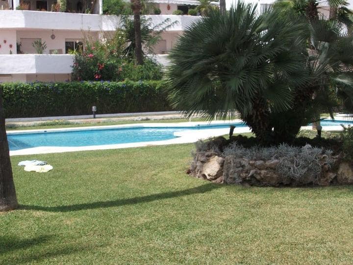 4 sovrum Lägenhet till salu i Nueva Andalucia med pool garage - 439 000 € (Ref: 10001714)