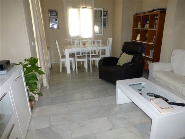 4 sovrum Lägenhet till salu i Nueva Andalucia, Marbella med pool garage - 439 000 € (Ref: 10001714)