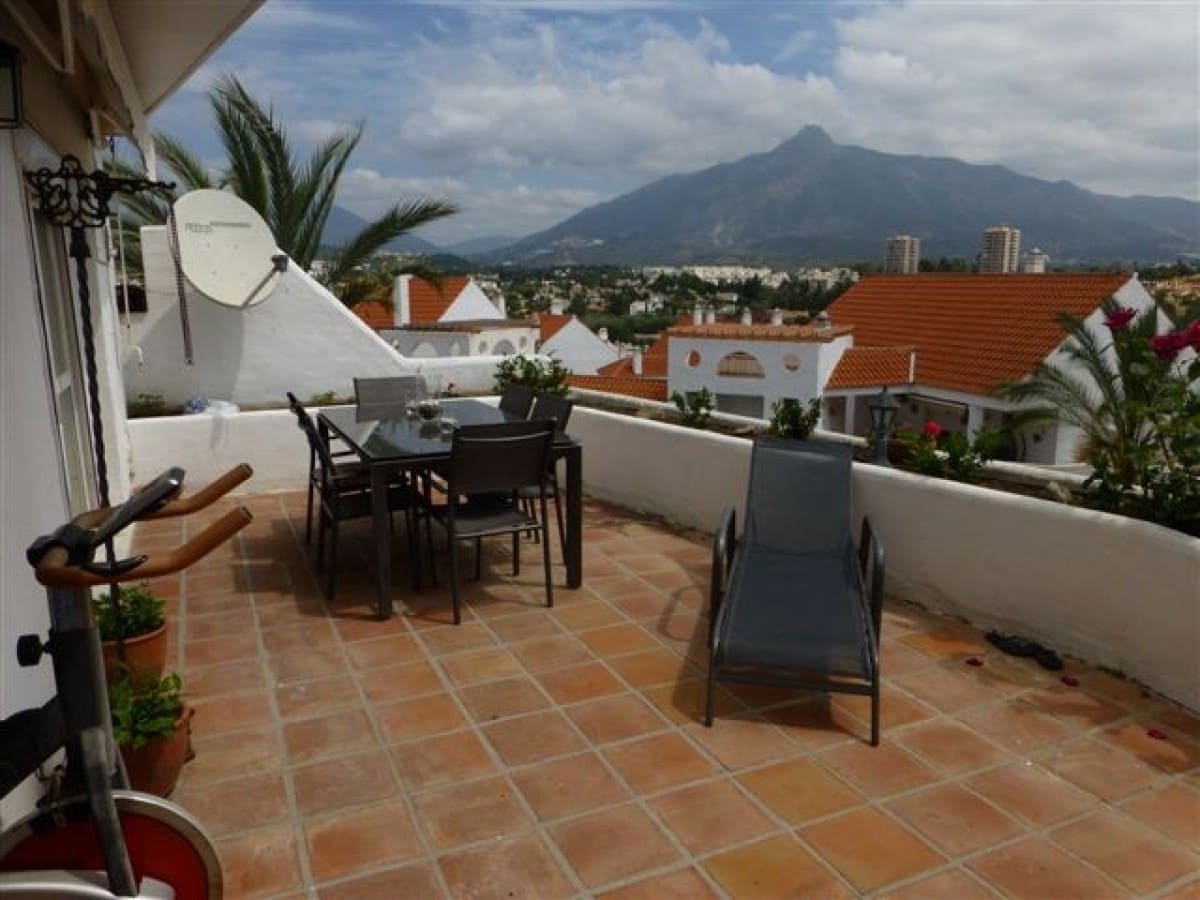 4 sovrum Lägenhet till salu i Nueva Andalucia med pool garage - 439 000 € (Ref: 10001714)