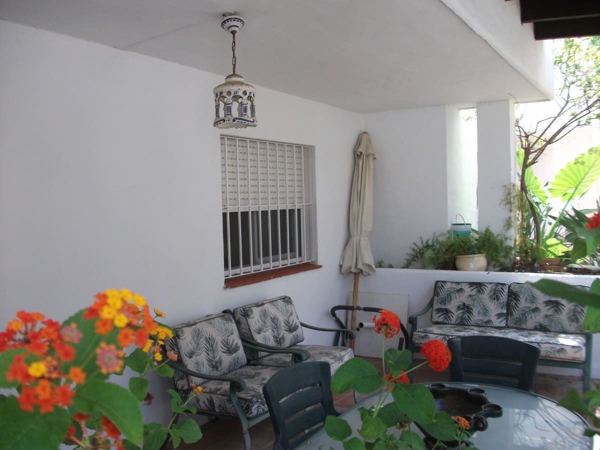 4 sovrum Lägenhet till salu i Nueva Andalucia med pool garage - 439 000 € (Ref: 10001714)