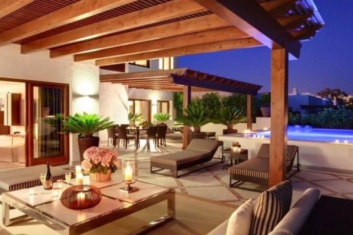 Ático de 3 habitaciones en Estepona en venta con piscina garaje - 2.150.000 € (Ref: 10001715)