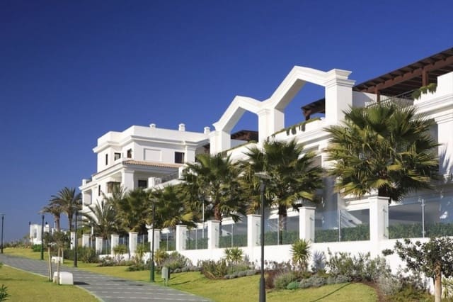 3 bedroom Penthouse for sale in Estepona with pool garage - € 2,150,000 (Ref: 10001715)