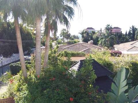6 chambre Villa/Maison à vendre à Puerto Banus avec piscine garage - 1 250 000 € (Ref: 10001717)