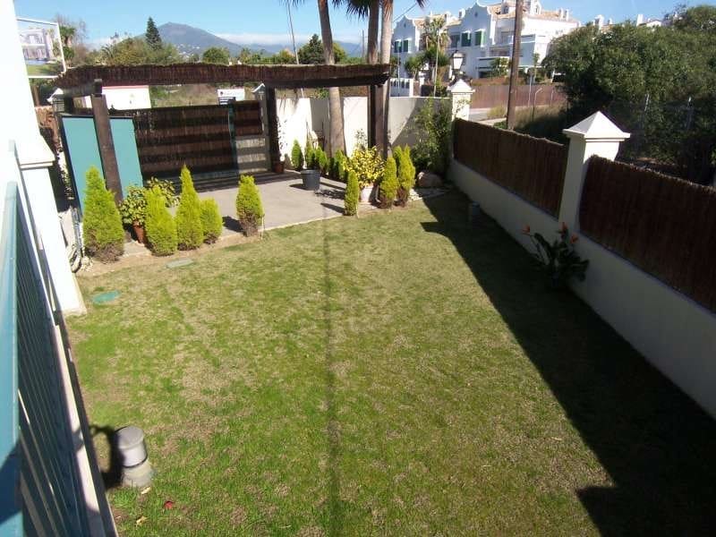 6 chambre Villa/Maison à vendre à Puerto Banus avec piscine garage - 1 250 000 € (Ref: 10001717)
