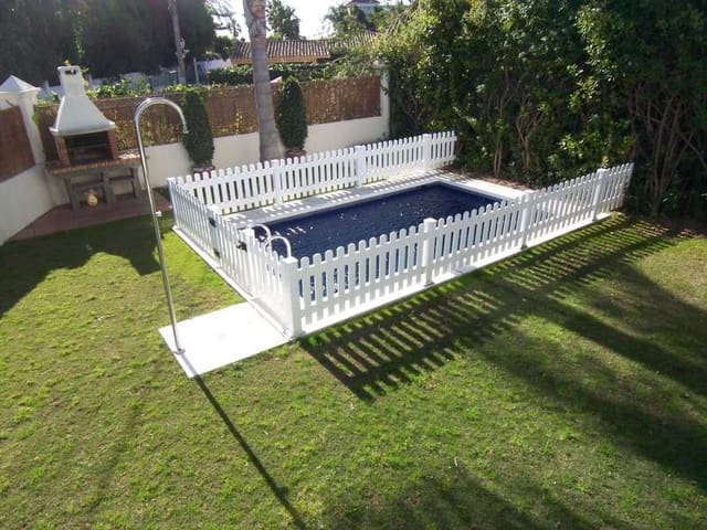 6 soverom Villa til salgs i Puerto Banus, Marbella med svømmebasseng garasje - € 1 250 000 (Ref: 10001717)