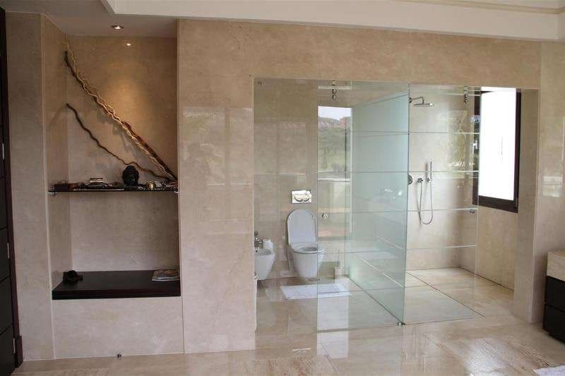 5 bedroom Villa for sale in Benahavis with pool garage - € 3,995,000 (Ref: 10001719)