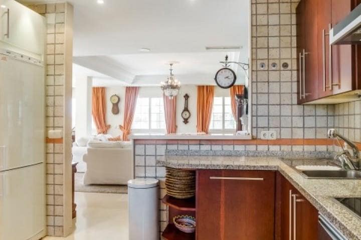 5 slaapkamer Villa te koop in Marbella met zwembad garage - € 1.950.000 (Ref: 10001720)