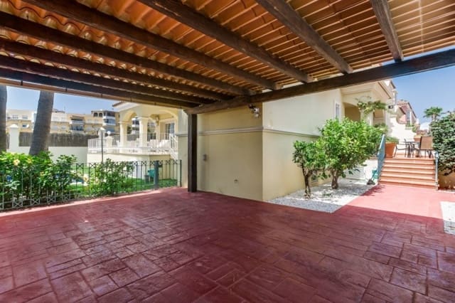 5 slaapkamer Villa te koop in Marbella met zwembad garage - € 1.950.000 (Ref: 10001720)