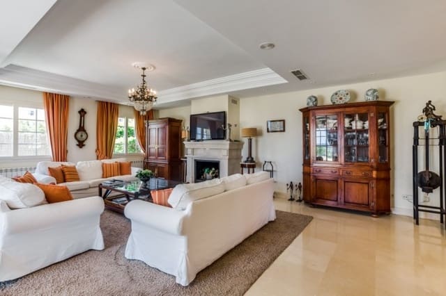 5 slaapkamer Villa te koop in Marbella met zwembad garage - € 1.950.000 (Ref: 10001720)