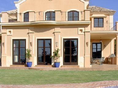 5 sovrum Villa till salu i Benahavis med pool garage - 1 950 000 € (Ref: 10001721)