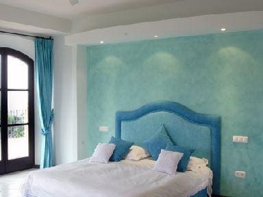 5 sovrum Villa till salu i Benahavis med pool garage - 1 950 000 € (Ref: 10001721)
