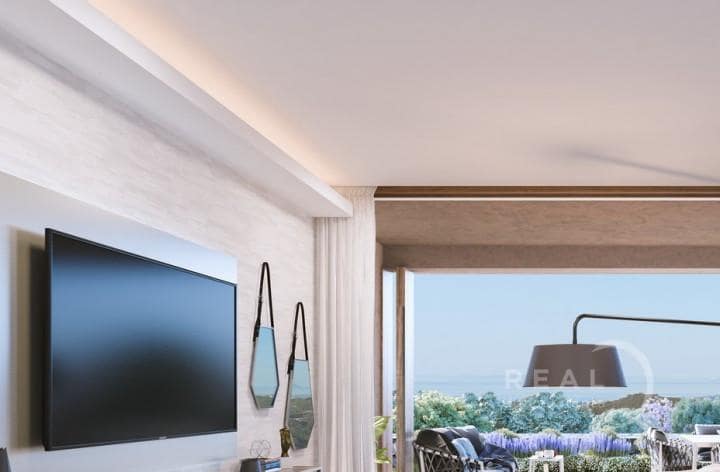 3 sypialnia Apartament na sprzedaż w Marbella z basenem garażem - 565 000 € (Ref: 10001722)