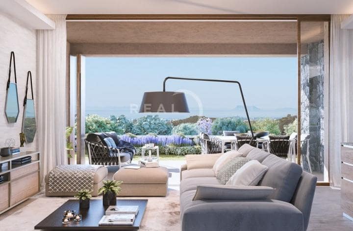 3 sypialnia Apartament na sprzedaż w Marbella z basenem garażem - 565 000 € (Ref: 10001722)