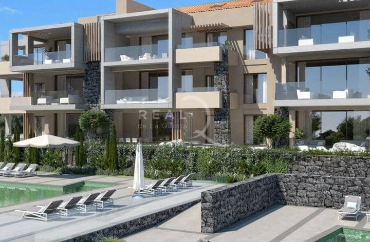 3 sypialnia Apartament na sprzedaż w Marbella z basenem garażem - 565 000 € (Ref: 10001722)