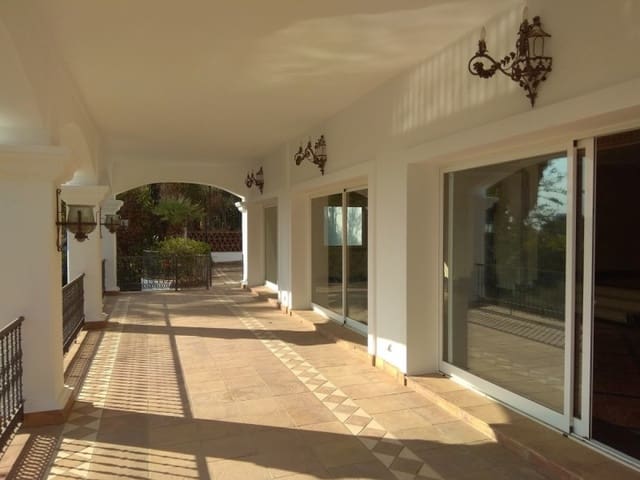 6 camera da letto Villa in vendita in Marbella con piscina - 1.950.000 € (Rif: 10001723)