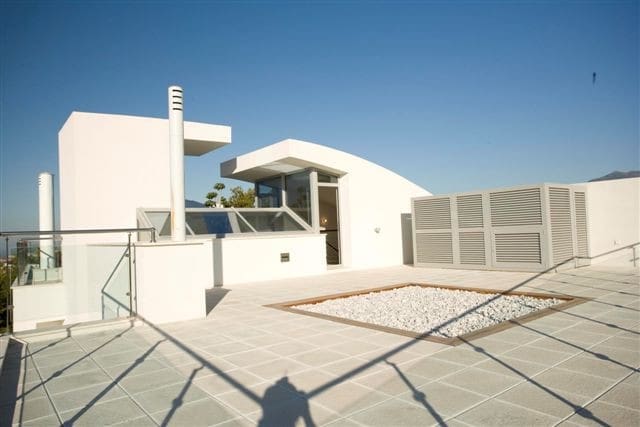3 sypialnia Dom na sprzedaż w Marbella z basenem garażem - 1 360 000 € (Ref: 10001724)