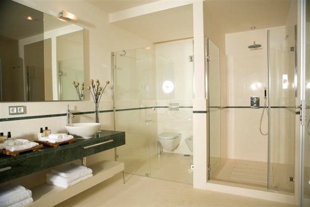 3 sypialnia Dom na sprzedaż w Marbella z basenem garażem - 1 360 000 € (Ref: 10001724)
