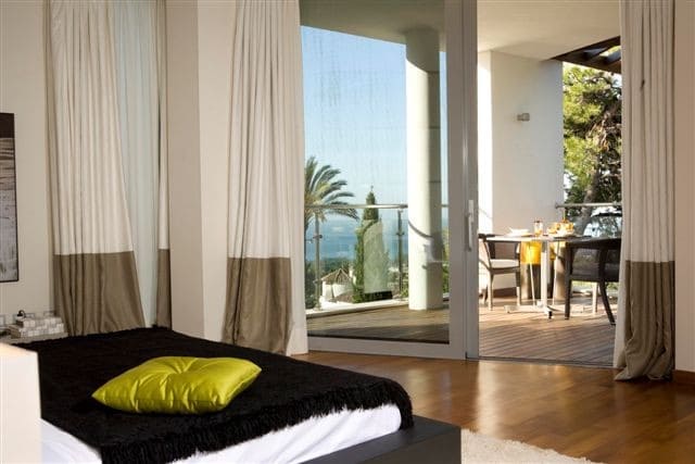 3 sypialnia Dom na sprzedaż w Marbella z basenem garażem - 1 360 000 € (Ref: 10001724)