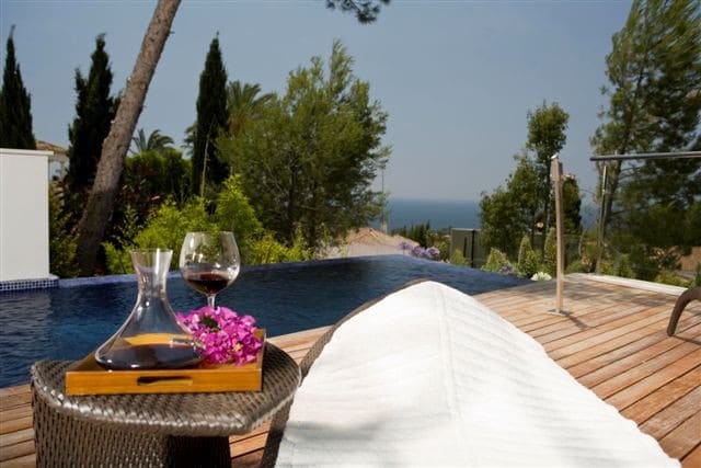 3 sypialnia Dom na sprzedaż w Marbella z basenem garażem - 1 360 000 € (Ref: 10001724)