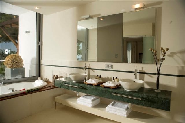 3 sypialnia Dom na sprzedaż w Marbella z basenem garażem - 1 360 000 € (Ref: 10001724)