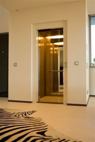 3 sypialnia Dom na sprzedaż w Marbella z basenem garażem - 1 360 000 € (Ref: 10001724)