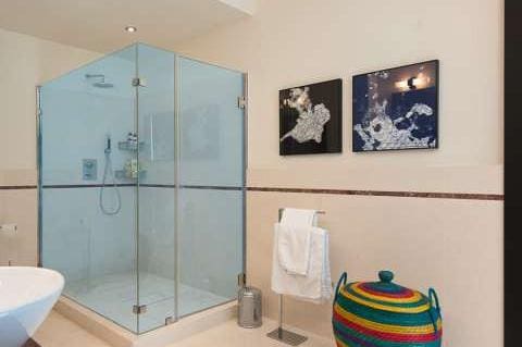 3 sypialnia Apartament na sprzedaż w Marbella z basenem garażem - 1 365 000 € (Ref: 10001725)