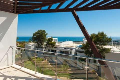 3 sypialnia Apartament na sprzedaż w Marbella z basenem garażem - 1 365 000 € (Ref: 10001725)