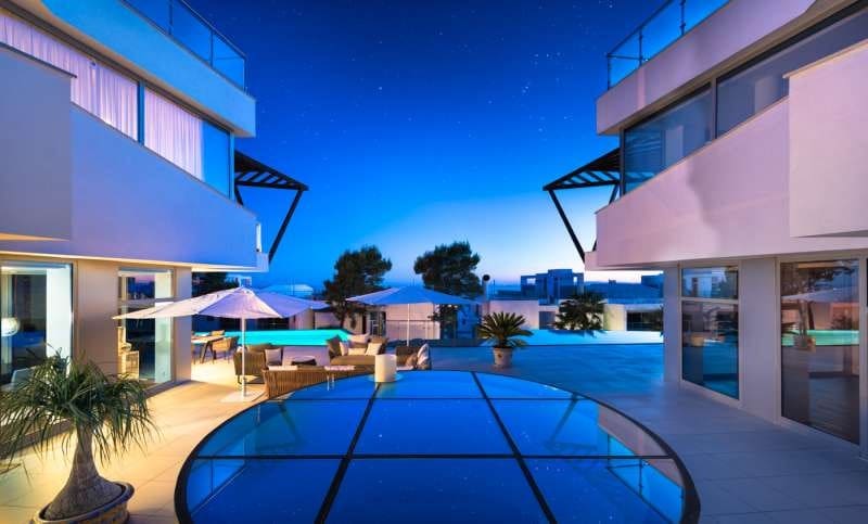 3 sypialnia Apartament na sprzedaż w Marbella z basenem garażem - 1 365 000 € (Ref: 10001725)