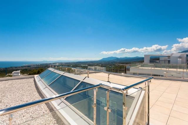 3 bedroom Apartment for sale in Marbella with pool garage - € 1,365,000 (Ref: 10001725)