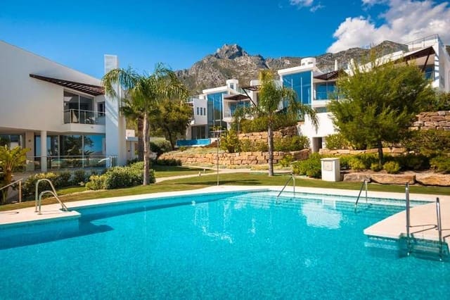 3 bedroom Apartment for sale in Marbella with pool garage - € 1,365,000 (Ref: 10001725)