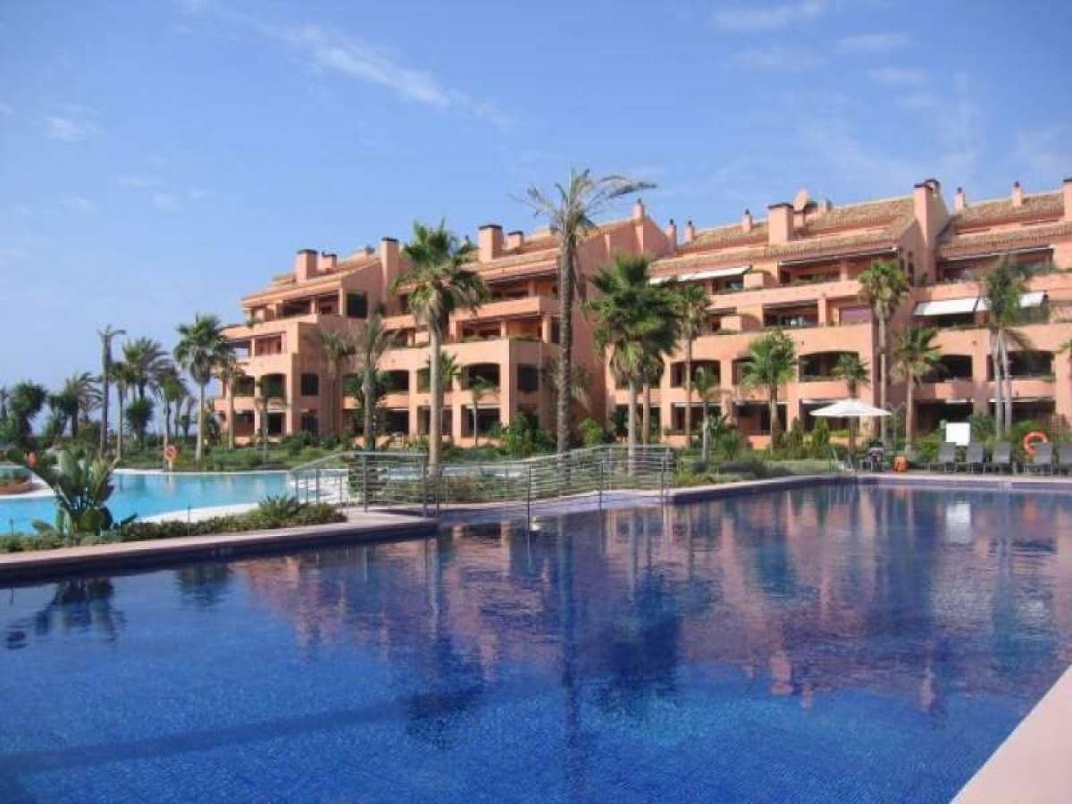 Apartamento de 2 habitaciones en Marbella en venta con piscina garaje - 1.200.000 € (Ref: 10001726)