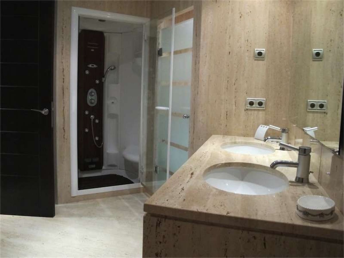Apartamento de 2 habitaciones en Marbella en venta con piscina garaje - 1.200.000 € (Ref: 10001726)