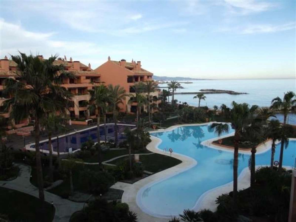 Apartamento de 2 habitaciones en Marbella en venta con piscina garaje - 1.200.000 € (Ref: 10001726)