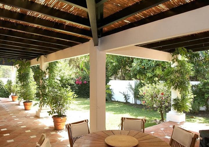 Chalet de 5 habitaciones en Marbella en venta con piscina garaje - 3.200.000 € (Ref: 10001727)