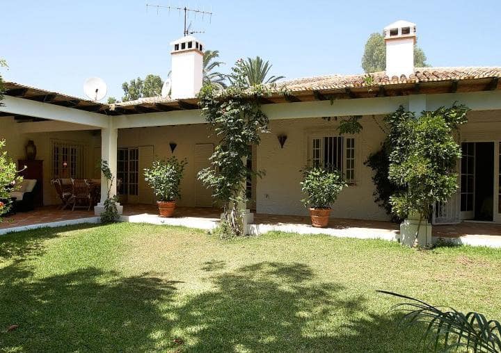 Chalet de 5 habitaciones en Marbella en venta con piscina garaje - 3.200.000 € (Ref: 10001727)