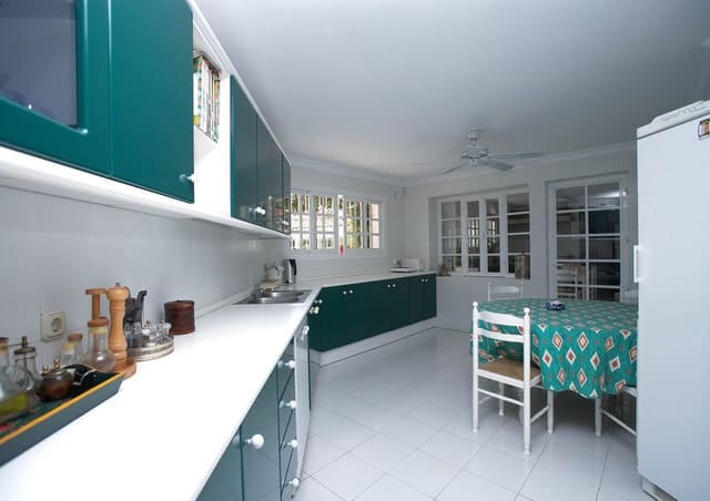 Chalet de 5 habitaciones en Marbella en venta con piscina garaje - 3.200.000 € (Ref: 10001727)