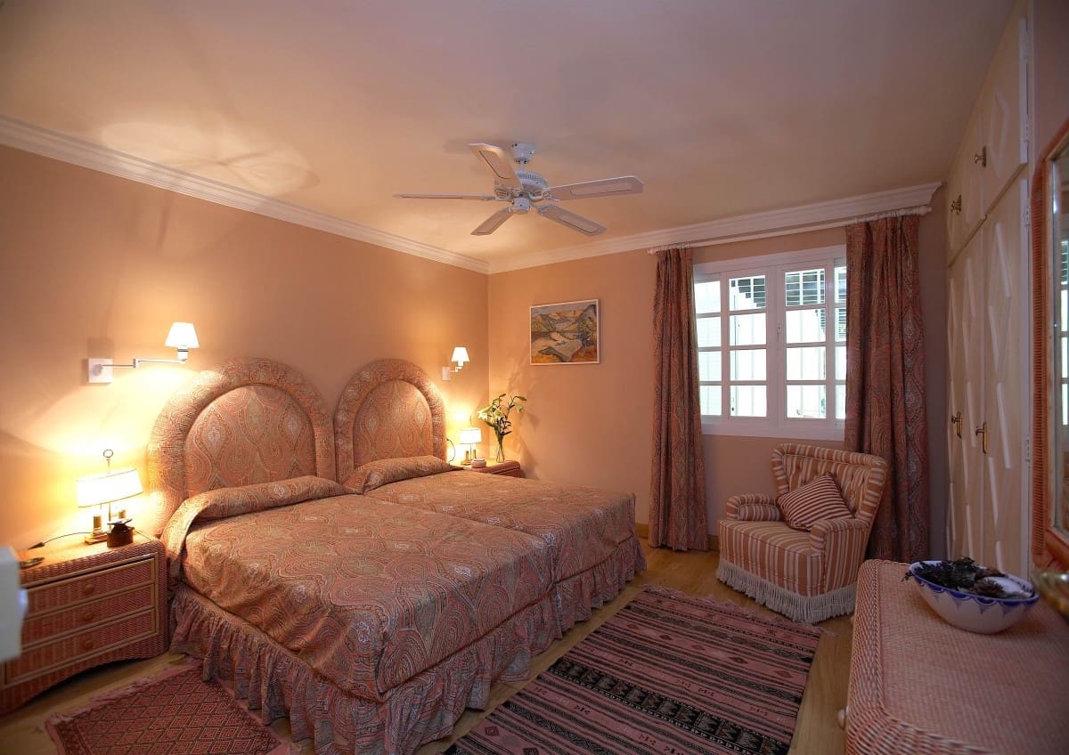 Chalet de 5 habitaciones en Marbella en venta con piscina garaje - 3.200.000 € (Ref: 10001727)