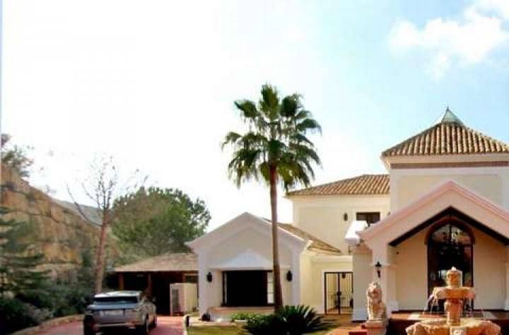 6 sypialnia Willa na sprzedaż w Benahavis z basenem garażem - 3 195 000 € (Ref: 10001729)