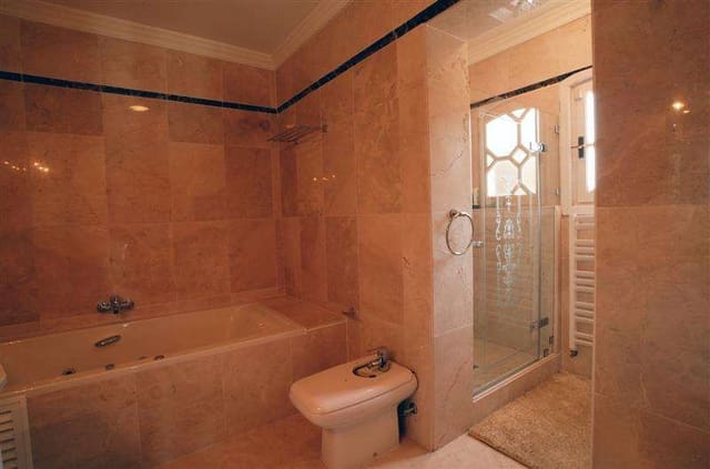 Chalet de 7 habitaciones en Benahavís en venta con piscina garaje - 3.495.000 € (Ref: 10001731)