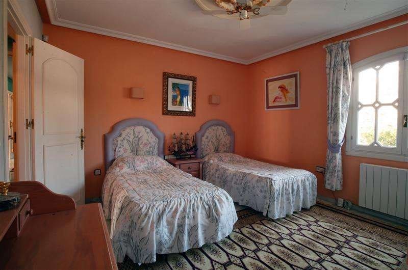 Chalet de 7 habitaciones en Benahavís en venta con piscina garaje - 3.495.000 € (Ref: 10001731)