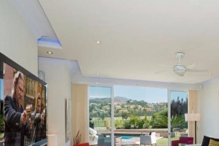 5 slaapkamer Villa te koop in Marbella met zwembad garage - € 2.499.000 (Ref: 10001733)