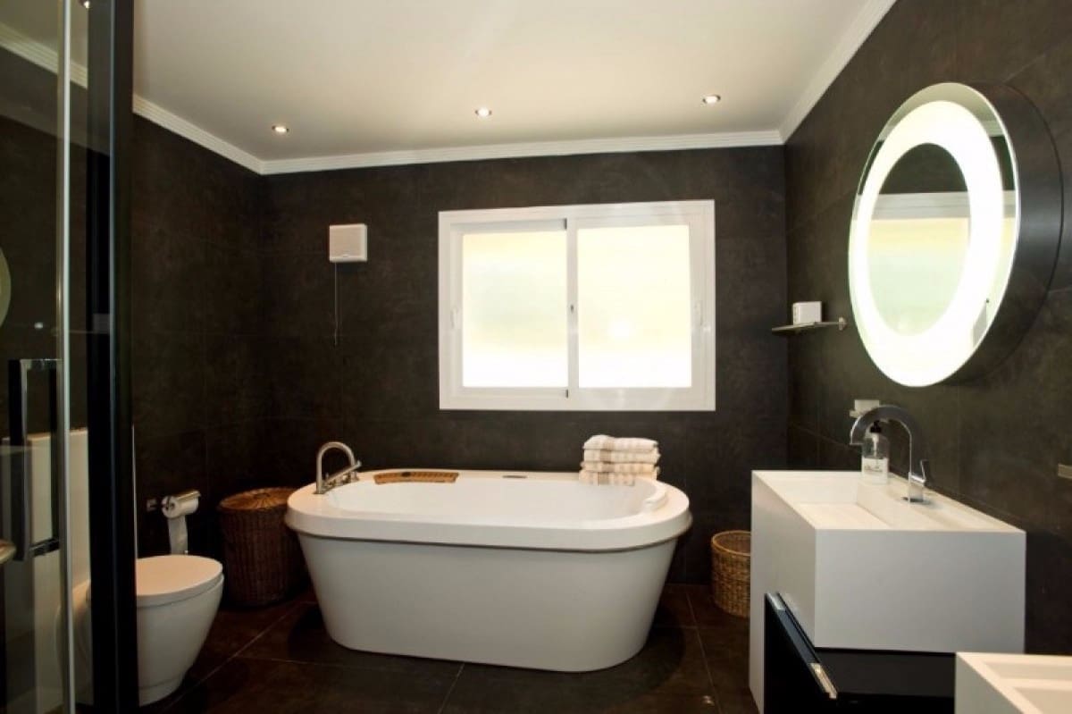 5 slaapkamer Villa te koop in Marbella met zwembad garage - € 2.499.000 (Ref: 10001733)