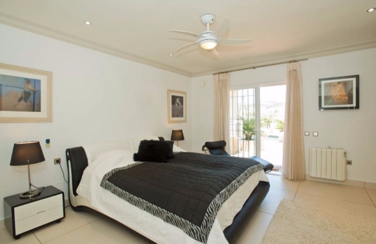 5 slaapkamer Villa te koop in Marbella met zwembad garage - € 2.499.000 (Ref: 10001733)