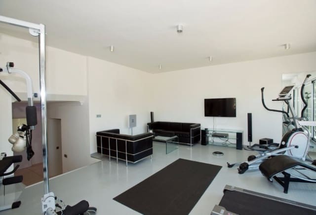 5 slaapkamer Villa te koop in Marbella met zwembad garage - € 2.499.000 (Ref: 10001733)