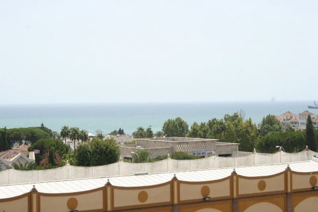 Ático de 4 habitaciones en Golden Mile, Marbella en venta con piscina garaje - 473.000 € (Ref: 10001735)